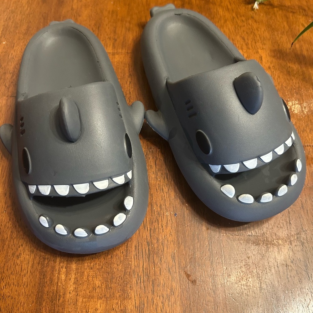 Kids Shark-Themed Gray Sandals
